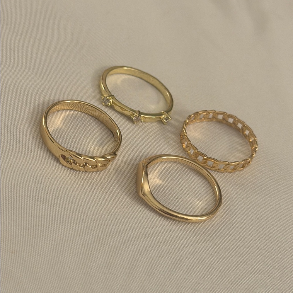 H&M Gold-Tone Chain and Signet Ring Set